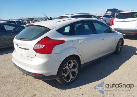 2013 Ford Focus Titanium z USA, uszkodzony, nr VIN 1FADP3N21DL115239